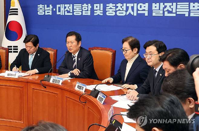 더불어민주당 정청래 대표가 6일 서울 여의도 국회에서 열린 충남·대전통합 및 충청지역 발전특별위원회 제2차 전체 회의에서 발언하고 있다./사진=연합뉴스