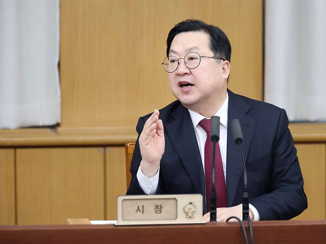 이장우 대전시장이 12일 대전시 주간업무회의를 주재하고 있다. 사진제공은 대전시